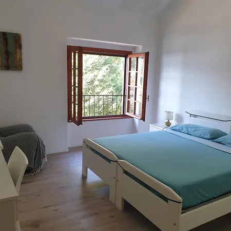Rustica Sul Con Piscina E Molo Privato 度假居 *