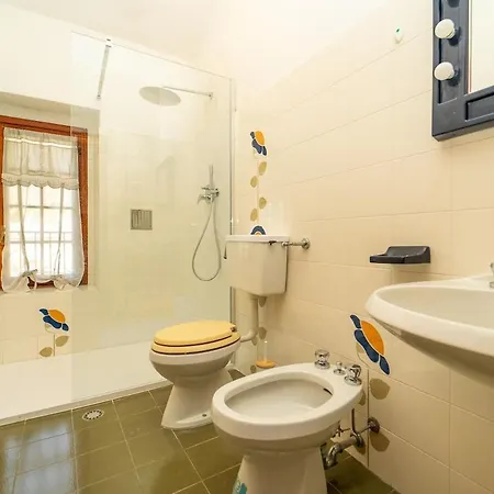 Rustica Sul Con Piscina E Molo Privato *
